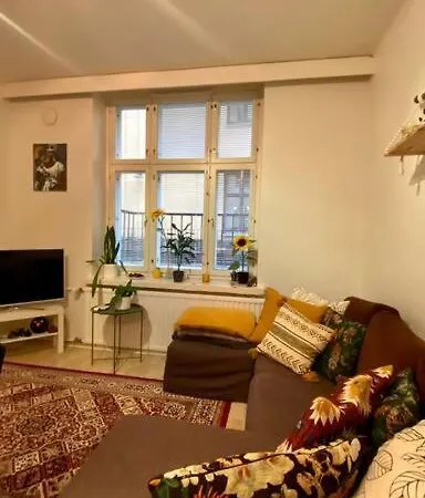 Lovely In The Centre, Street Level And Inner Yard *